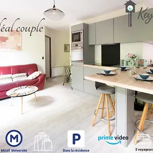 https://ideal-couple-jacuzzi-et-jolie-cour-interieure.midi-pyreneeshotels.com